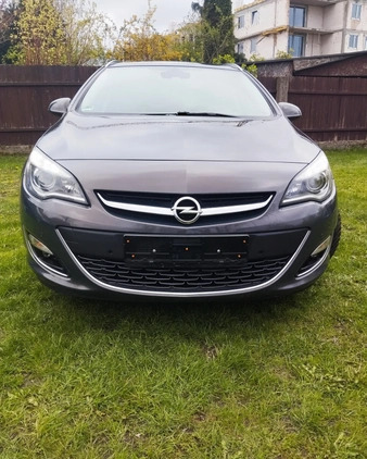 Opel Astra cena 32500 przebieg: 200000, rok produkcji 2015 z Olsztyn małe 667
